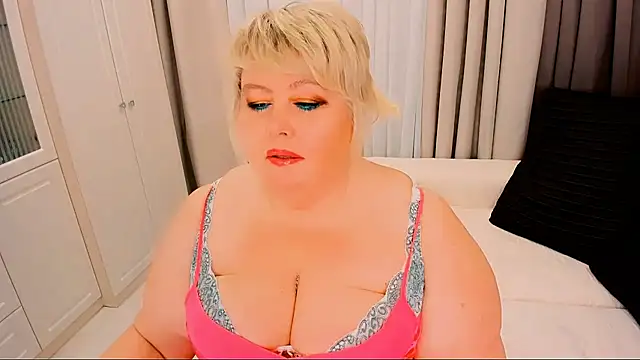 BIGTITSBBW online show from 12/17/25, 08:36
