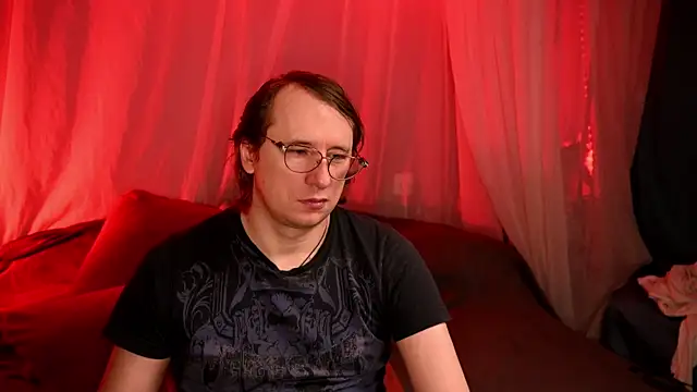 Claudia and elon  online show from 10/23/25, 04:55