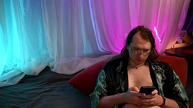 Claudia and elon  online show from 06/29/26, 08:21