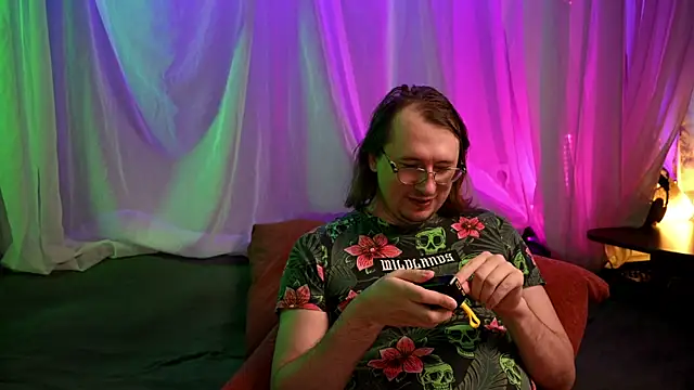 Claudia and elon  online show from 06/01/26, 06:02