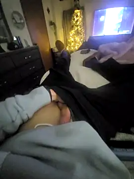 Snapshot of JoJob10 chatting on 12/03/25, 01:06 JoJob10 online show from 12/03/25, 01:06