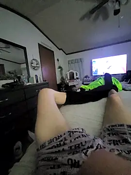 Snapshot of JoJob10 chatting on 01/17/26, 02:04 JoJob10 online show from 01/17/26, 02:04