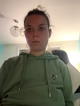 BabyNila online show from 10/17/25, 07:48