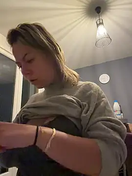 BabyNila online show from 11/08/25, 06:11