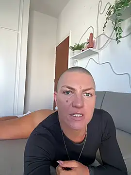 PaulinaSchubert1 online show from 04/07/26, 01:13