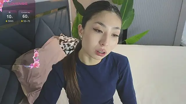 TrishaRey online show from 11/26/25, 05:18