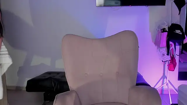 selene king2 online show from 12/20/25, 10:45