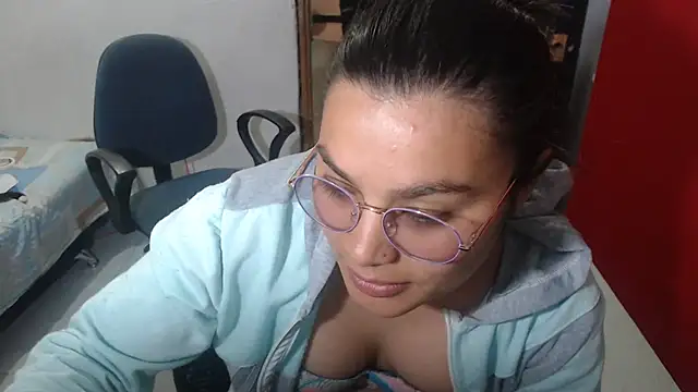 Snapshot of luxury_sex_17 chatting on 02/22/25, 12:27 luxury sex 17 online show from 02/22/25, 12:27