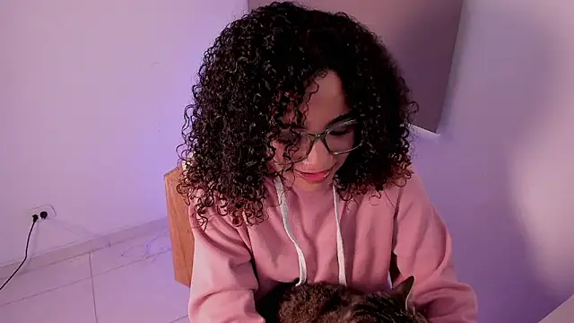 DAHLIA BROWNIE online show from 03/18/25, 04:07