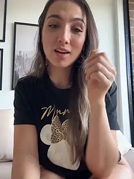 AnnaCastillo  online show from 10/31/25, 09:32