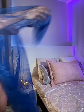 AnnaCastillo  online show from 11/04/25, 10:02