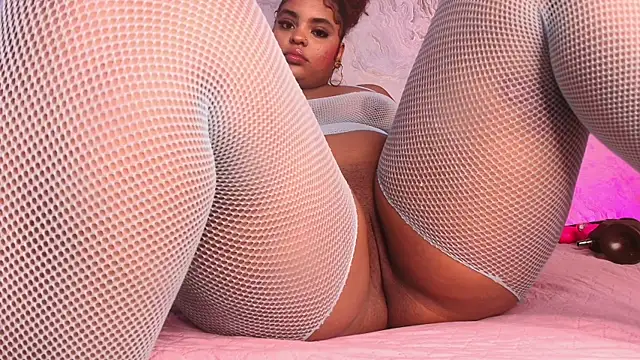 jones maddy  online show from 10/08/25, 11:56