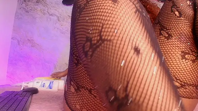 jones maddy  online show from 10/27/25, 11:55