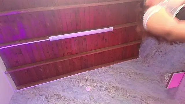 jones maddy  online show from 10/30/25, 12:03