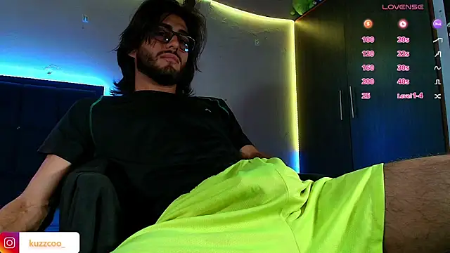 Snapshot of kuzzcoo chatting on 02/26/26, 12:05 kuzzcoo online show from 02/26/26, 12:05