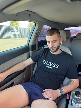 ElChapoGuzman95 online show from 10/25/25, 06:23