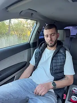 ElChapoGuzman95 online show from 10/31/25, 06:32