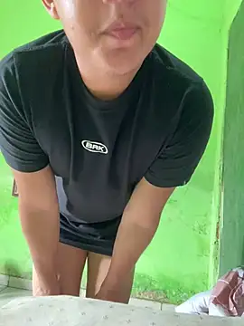 Snapshot of Duduhott chatting on 02/24/25, 12:26 Duduhott online show from 02/24/25, 12:26