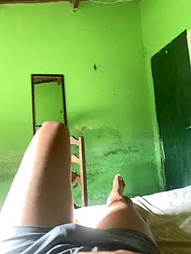 Snapshot of Duduhott chatting on 09/13/25, 10:37 Duduhott online show from 09/13/25, 10:37