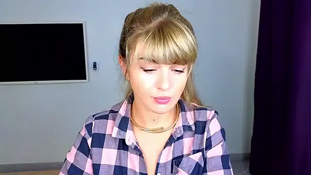  comefeelme  online show from 10/13/25, 06:15