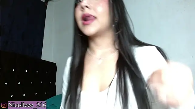 Snapshot of Ni_colle chatting on 02/16/26, 05:00 Ni colle online show from 02/16/26, 05:00