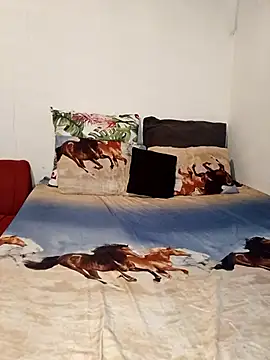 Snapshot of blackcherryx1 chatting on 10/28/25, 03:18 blackcherryx1 online show from 10/28/25, 03:18