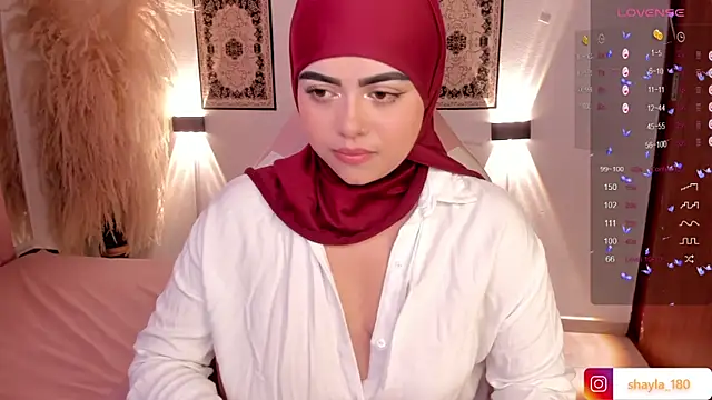 Snapshot of shayla_18 chatting on 02/11/25, 07:59 shayla 18 online show from 02/11/25, 07:59