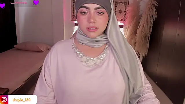 Snapshot of shayla_18 chatting on 02/10/26, 08:19 shayla 18 online show from 02/10/26, 08:19