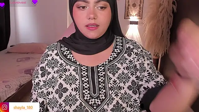 shayla 18 online show from 03/28/26, 07:48