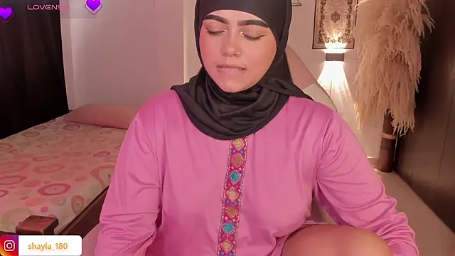 shayla 18 online show from 10/24/25, 09:25