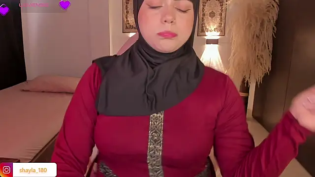 shayla 18 online show from 11/11/25, 09:20