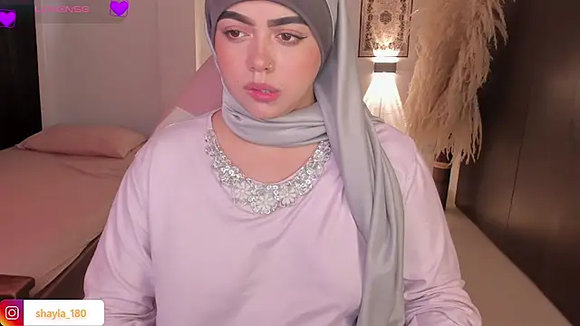 shayla 18 online show from 11/18/25, 08:23