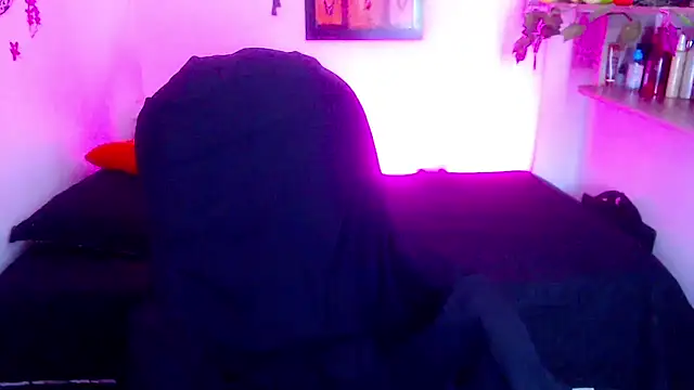 Snapshot of menfismuller2 chatting on 09/23/25, 03:52 menfismuller2 online show from 09/23/25, 03:52