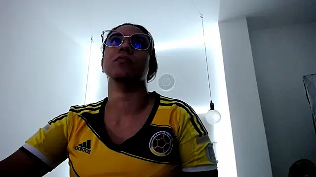 tiffany  pink online show from 03/20/25, 07:57