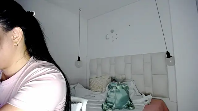 tiffany  pink online show from 10/04/25, 09:16