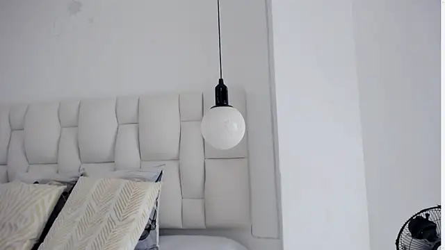 tiffany  pink online show from 10/07/25, 09:05