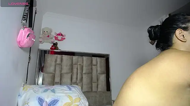 tiffany  pink online show from 11/02/25, 09:09