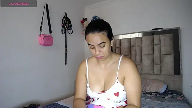 Snapshot of tiffany__pink chatting on 04/14/26, 03:17 tiffany pink online show from 04/14/26, 03:17