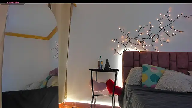 SunnyLeonz online show from 05/18/26, 08:57