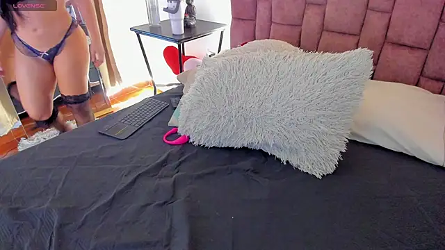 SunnyLeonz online show from 05/09/26, 10:24