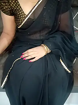 Mounika25 online show from 11/21/25, 07:07