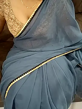 Snapshot of Mounika25 chatting on 10/15/25, 05:54 Mounika25 online show from 10/15/25, 05:54
