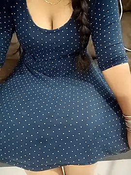 Mounika25 online show from 11/20/25, 08:59