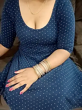 Mounika25 online show from 11/11/25, 08:53