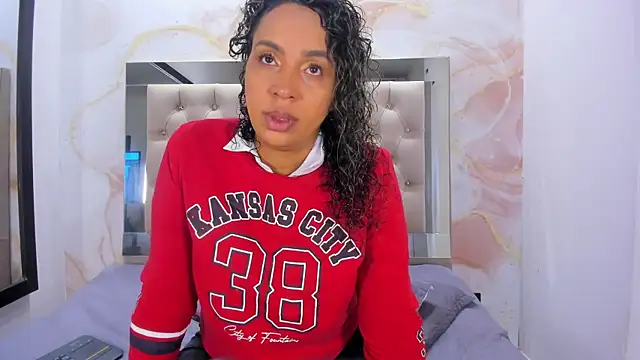 ainaah  online show from 12/17/25, 12:10