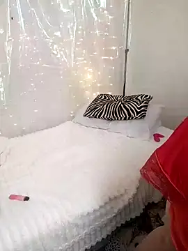 MaggieMoonxxx online show from 03/17/25, 07:46