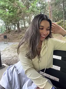 HannahW  online show from 04/29/26, 06:58