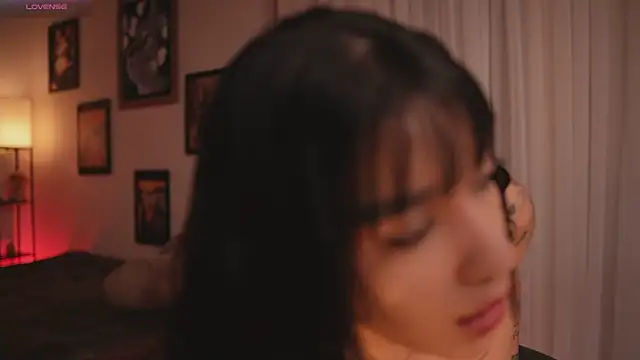 HannahW  online show from 01/18/26, 01:58