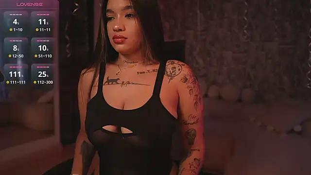 HannahW  online show from 10/29/25, 09:25