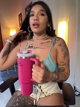 HannahW  online show from 03/07/26, 10:04